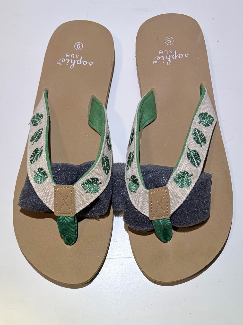 NWOT Green Palm Leaf Canvas Thong Sandals by Sophie Sue - size 9